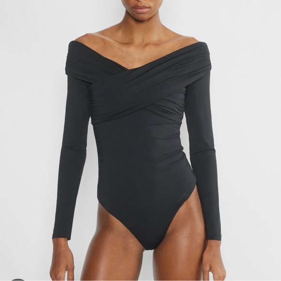 Aritzia Babaton geometric bodysuit medium new with tags $68 retail - Picture 1 of 2